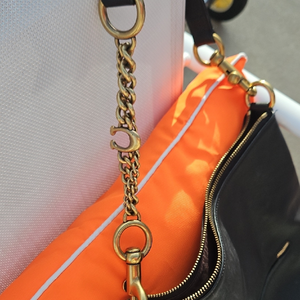Coach Black Leather Shoulder Bag with Gold Chain - Picture 4 of 5